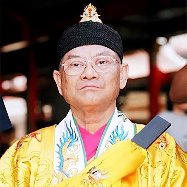 8年，陌生男子自稱63代天師兒子，拿出信物證明宣稱64代冒名頂替"