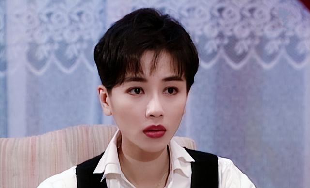 5位一眼萬年的短發(fā)美女，年輕時個個美到窒息，今有人網(wǎng)上求工作"