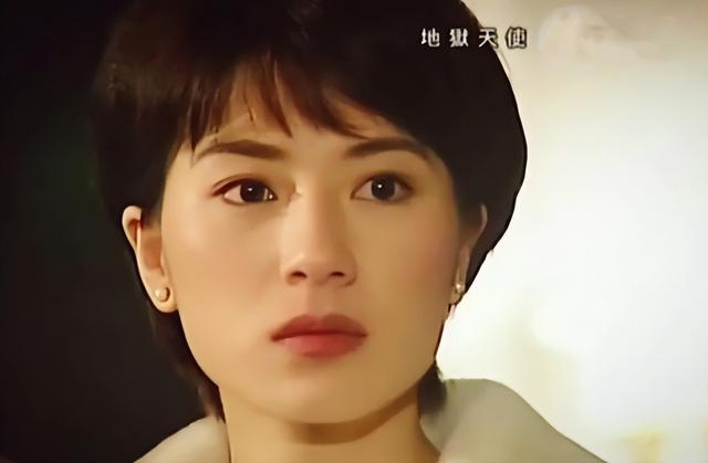 5位一眼萬年的短發(fā)美女，年輕時個個美到窒息，今有人網(wǎng)上求工作"