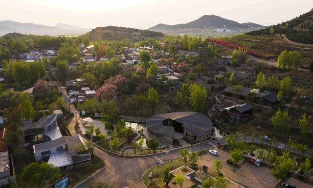 星空、石房、落地窗…來(lái)山野里這些高顏值民宿發(fā)呆、打盹、曬太陽(yáng)！