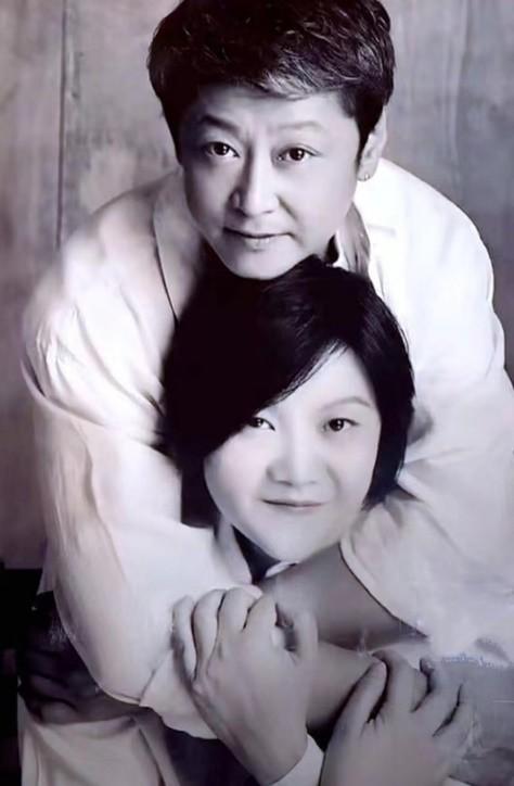 名門痞女洪晃：豪言女人要睡五個男人才夠本，如今已有四次婚姻