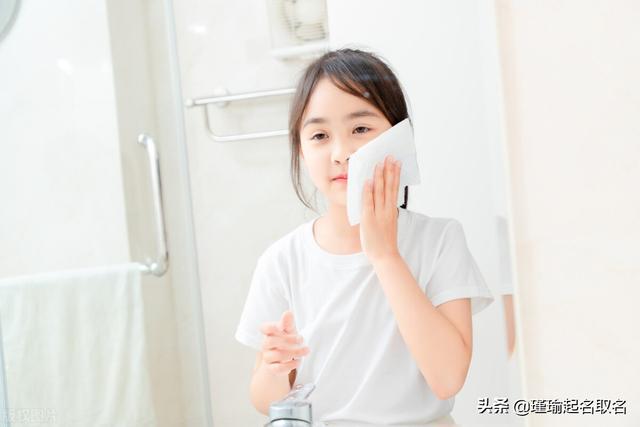 詩(shī)經(jīng)中的寶寶小名，具有濃濃的古風(fēng)韻味，清新唯美，文雅又大氣