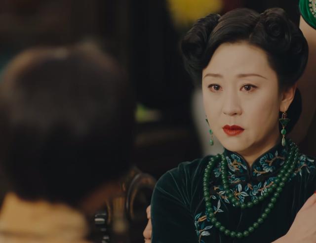 傳家：外室上位，pua一雙兒女，給鐘玉挖坑的黃瑩如是個(gè)狠角色
