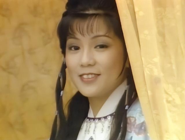 金庸給女子取名時，喜歡用單字，古龍喜歡用疊字，怎么取都好聽