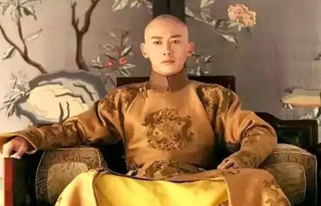 康熙拿出弘歷生辰八字，相士：女必為娼、男必為皇，后來字字應(yīng)驗(yàn)