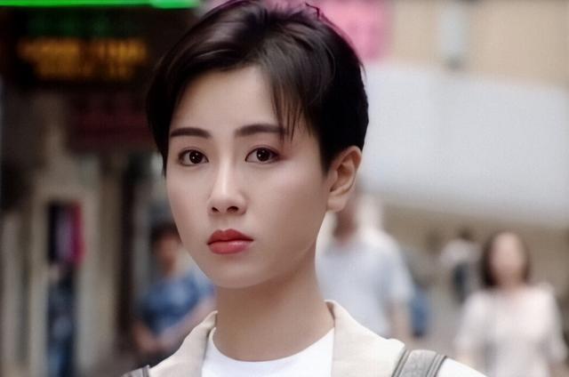 5位一眼萬年的短發(fā)美女，年輕時個個美到窒息，今有人網(wǎng)上求工作"