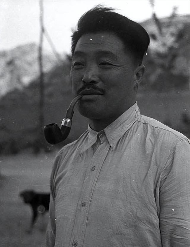 十大元帥之首朱老總，在授銜時(shí)編號(hào)卻是“004”，那么“001”是誰(shuí)