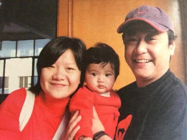 名門痞女洪晃：豪言女人要睡五個男人才夠本，如今已有四次婚姻