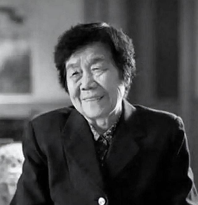 趙力平多次拒絕朱德兒子求愛，賀龍問其原因，趙力平：他家官太大