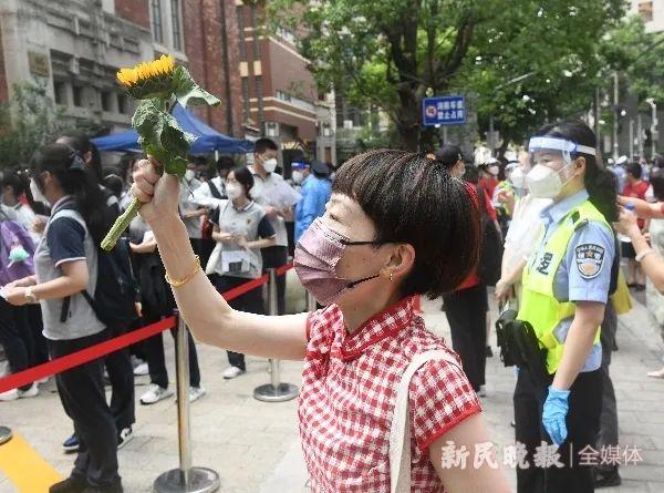 臨考前，這位考生所在的小區(qū)突然封控了……