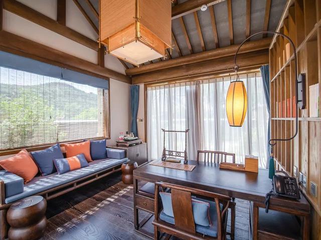 星空、石房、落地窗…來(lái)山野里這些高顏值民宿發(fā)呆、打盹、曬太陽(yáng)！