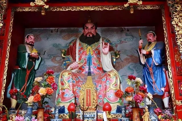 8年，陌生男子自稱63代天師兒子，拿出信物證明宣稱64代冒名頂替"