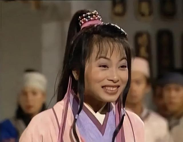 金庸給女子取名時，喜歡用單字，古龍喜歡用疊字，怎么取都好聽