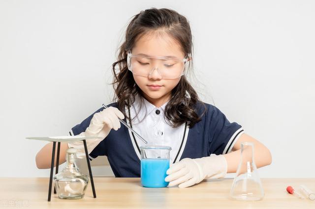 缺金字旁的字女孩取名缺金字高雅的女孩名字參考