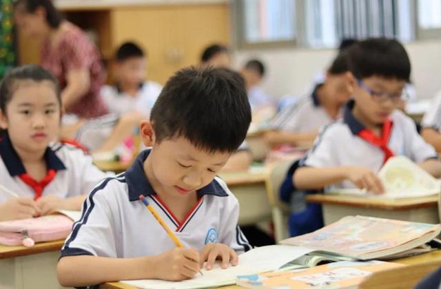 這些名字太“奇葩”，家長(zhǎng)給孩子取名要慎重，可能導(dǎo)致孩子被霸凌