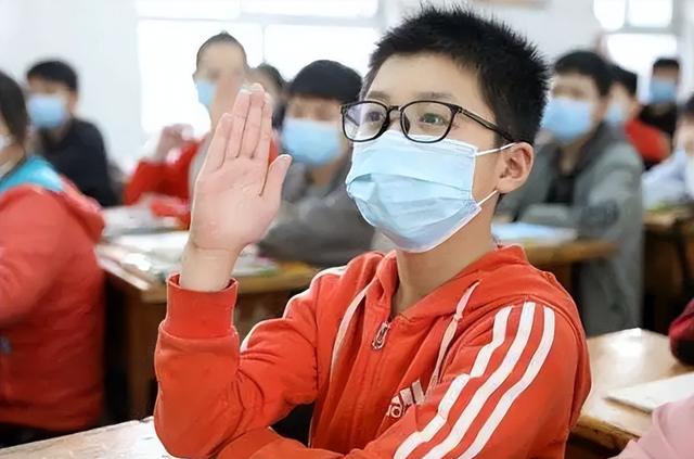 學生因名字復雜走紅，連名帶姓一共102筆，網(wǎng)友直呼家長有才