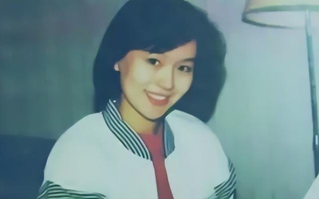 中專文憑進央視，離婚后獨自帶娃，二婚嫁普通人，鞠萍過得好嗎