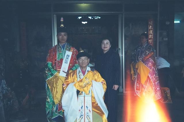8年，陌生男子自稱63代天師兒子，拿出信物證明宣稱64代冒名頂替"