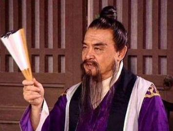 袁天罡給3人看相，預(yù)言他們必當大官，3人走后袁天罡直嘆可惜