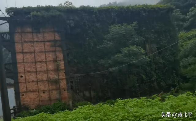 江西與湖南交界的大圍山上有廢棄兵工廠，曾有3萬人在這工作生活