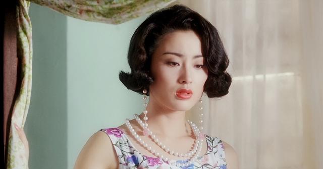 5位一眼萬年的短發(fā)美女，年輕時個個美到窒息，今有人網(wǎng)上求工作"