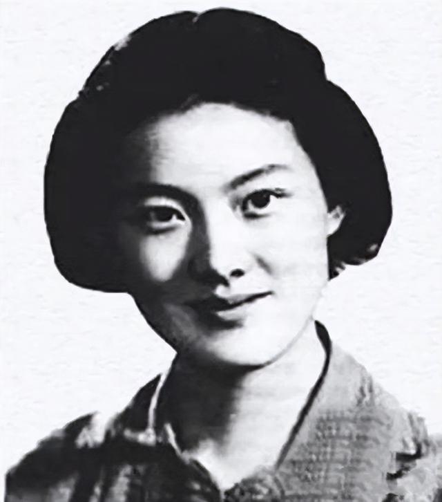 名門痞女洪晃：豪言女人要睡五個男人才夠本，如今已有四次婚姻