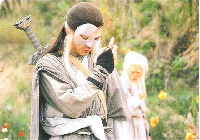 同樣是寫武俠小說，古龍取名飄逸，金庸筆下這14個(gè)名字，很有意思