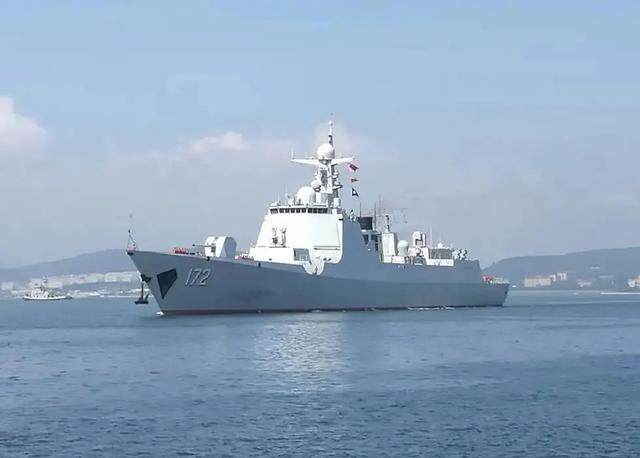 03航母冠名大戰(zhàn)一觸即發(fā)，網(wǎng)友們吵翻了，海軍命名規(guī)則了解一下"