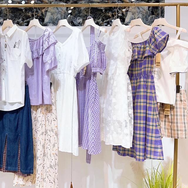 品牌女裝店賺錢嗎品牌折扣店適合什么