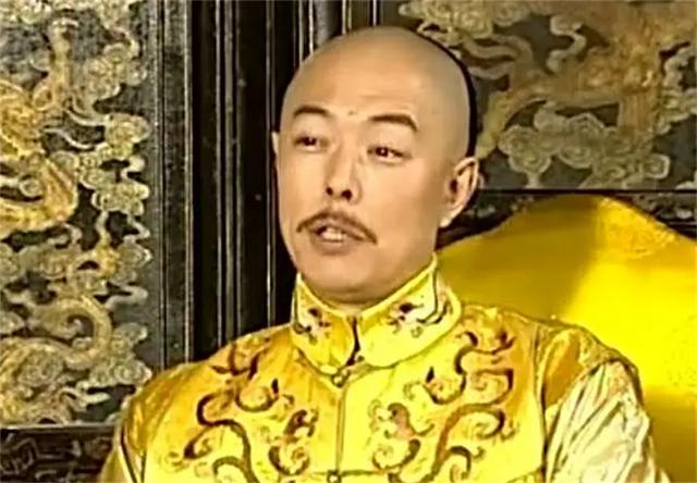 泰山上的“蟲(chóng)二”二字，日本人苦心研究十年，卻被郭沫若一語(yǔ)道破