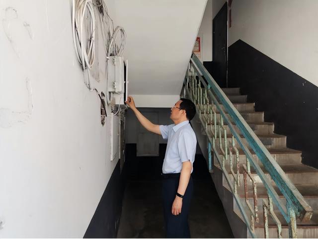 舉全區(qū)之力堅決打贏這場攻堅戰(zhàn)！羅莊區(qū)委書記強調(diào)，向全區(qū)人民交上一份滿意答卷！