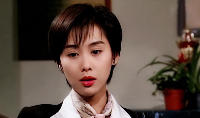 5位一眼萬年的短發(fā)美女，年輕時個個美到窒息，今有人網(wǎng)上求工作"