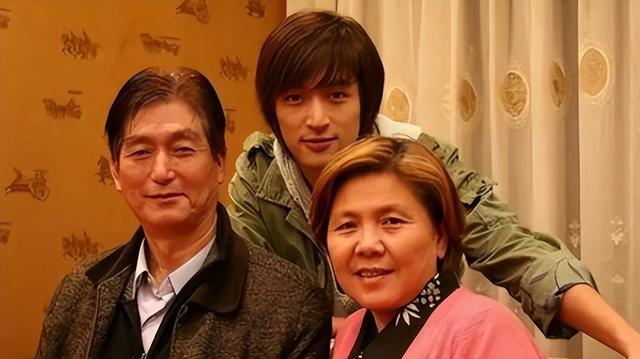 胡逸材：兒子是胡歌，他的成就讓我驕傲，他的婚姻讓我煩惱
