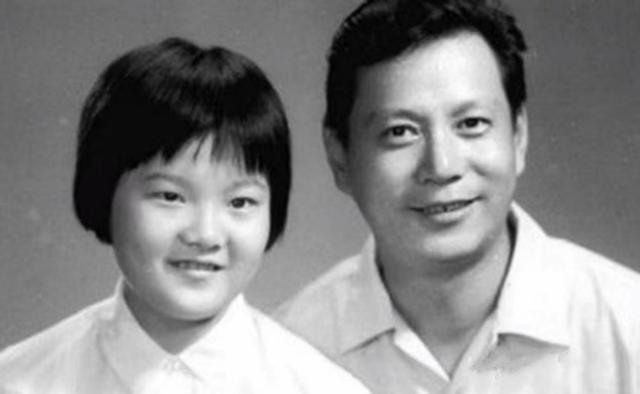 名門痞女洪晃：豪言女人要睡五個男人才夠本，如今已有四次婚姻