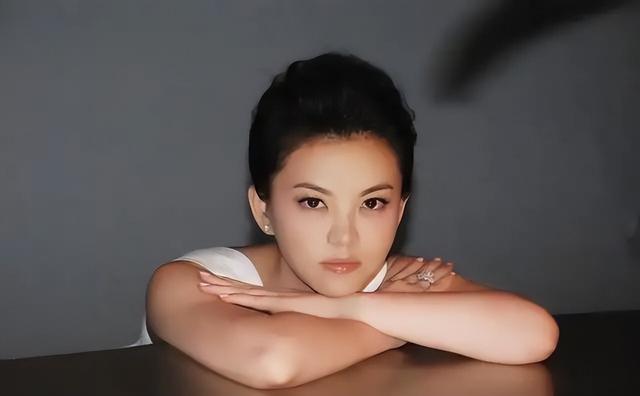 “三湘美女”真的多！這10位湖南籍女星，個個膚白貌美，楚楚動人