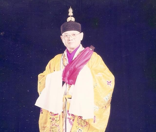 8年，陌生男子自稱63代天師兒子，拿出信物證明宣稱64代冒名頂替"