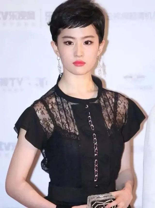 5位一眼萬年的短發(fā)美女，年輕時個個美到窒息，今有人網(wǎng)上求工作"