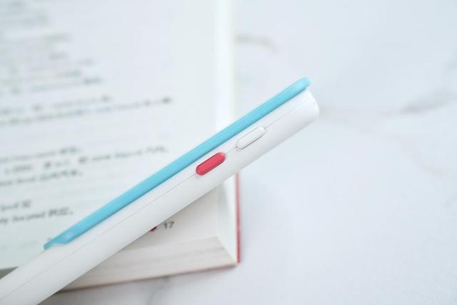 訊飛AI翻譯筆P20能掃也能教，低學(xué)齡學(xué)英語(yǔ)，這支筆就夠了