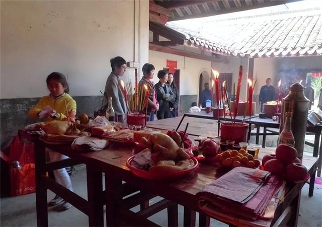 湖北十堰一村人全姓李，祭祖意外找到一族譜，解密全村祖宗身份
