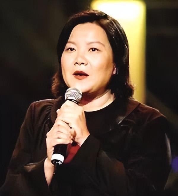 名門痞女洪晃：豪言女人要睡五個男人才夠本，如今已有四次婚姻