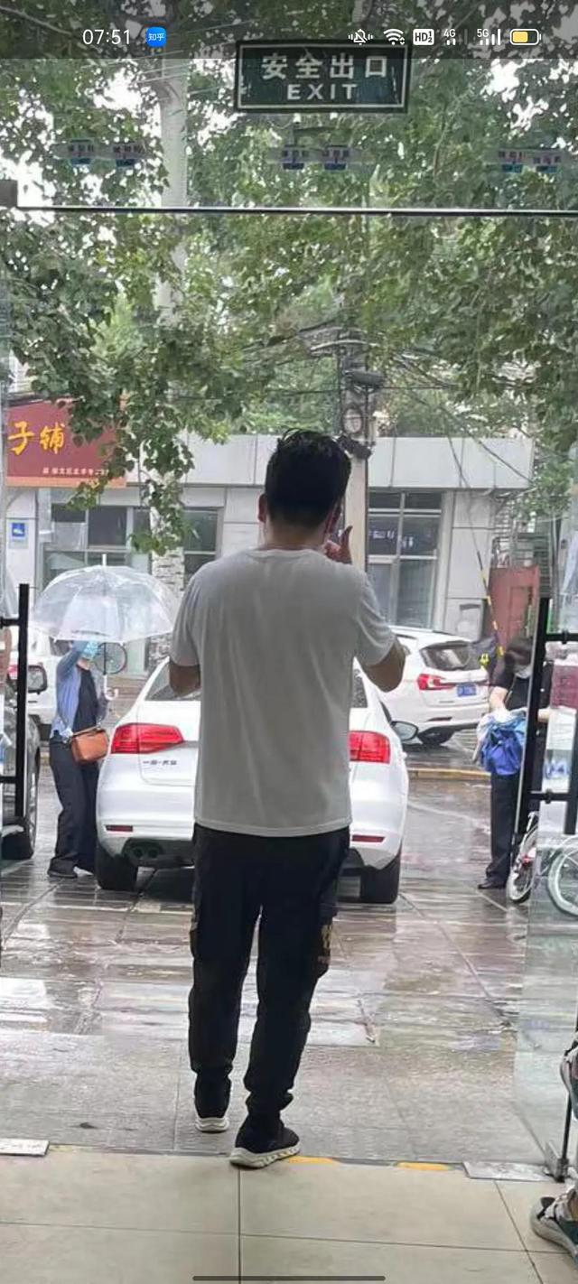 頭發(fā)對(duì)女人很重要，好的理發(fā)師對(duì)女人更重要