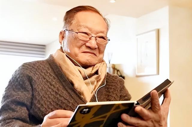 金庸給女子取名時，喜歡用單字，古龍喜歡用疊字，怎么取都好聽