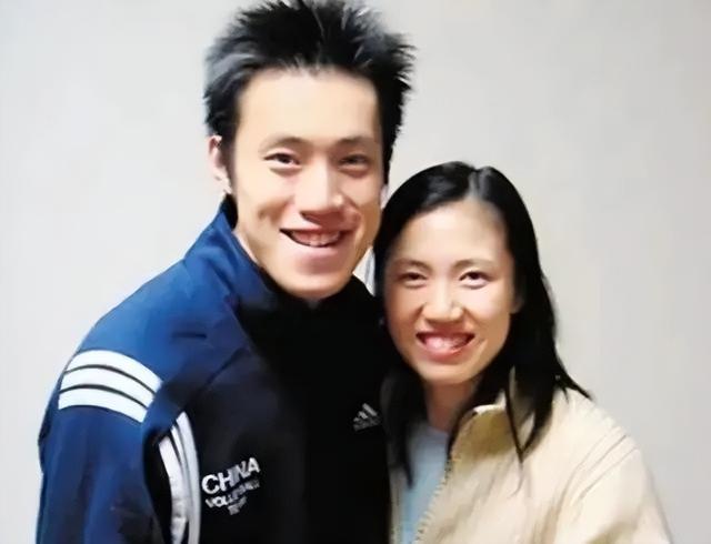 湯淼艱難的育女經(jīng)歷！為要孩子跑遍各大醫(yī)院，感嘆孩子來的不容易