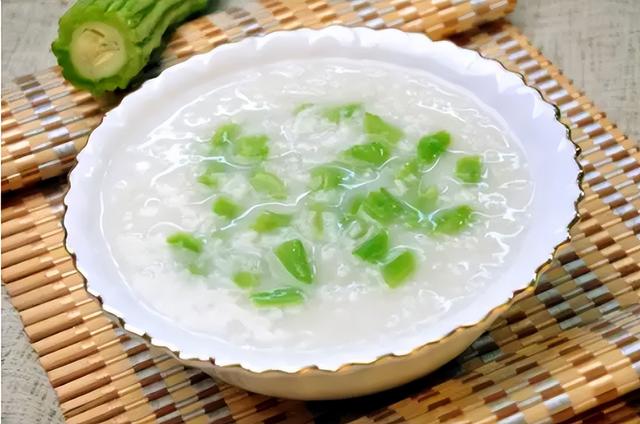 上面是粥下面是鬲念什么字？粥字底下一個鬲！