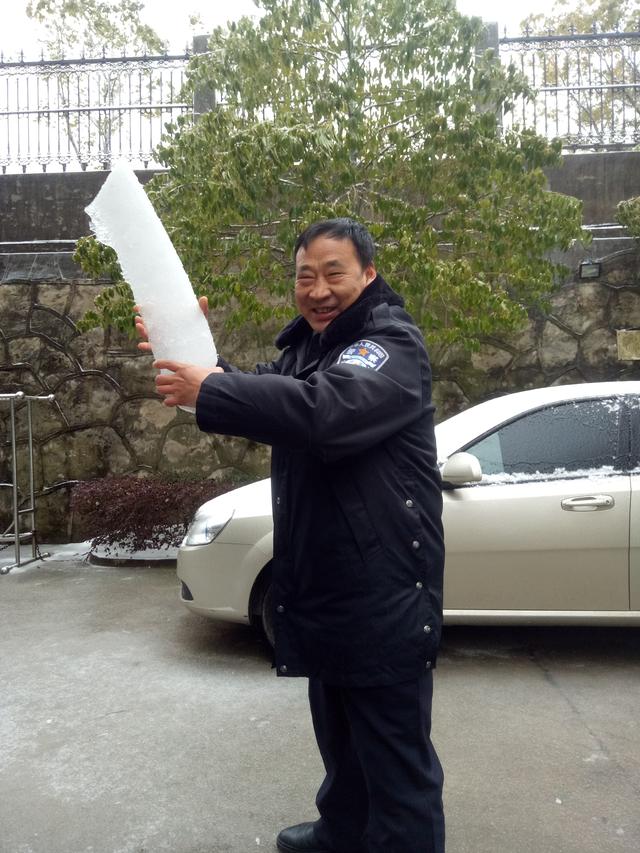 愷和凱哪個(gè)字含義好愷配什么字取名寓意吉利？凱和愷哪個(gè)字含義更好！