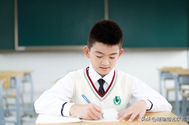 曜字取名寓意(女孩)？曜字女孩名字！