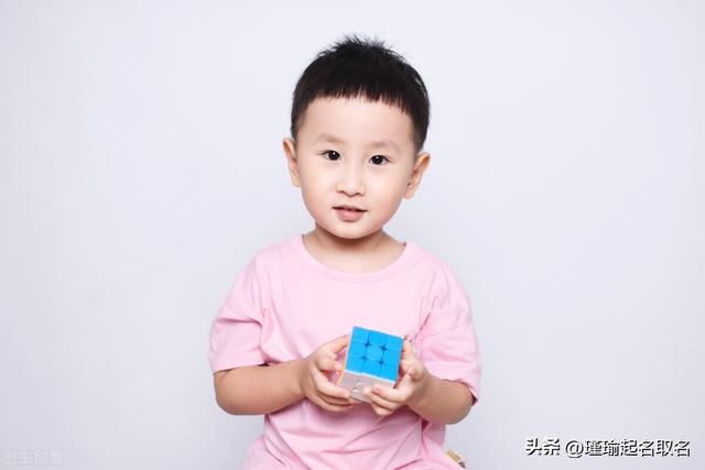 曜字取名寓意(女孩)？曜字女孩名字！