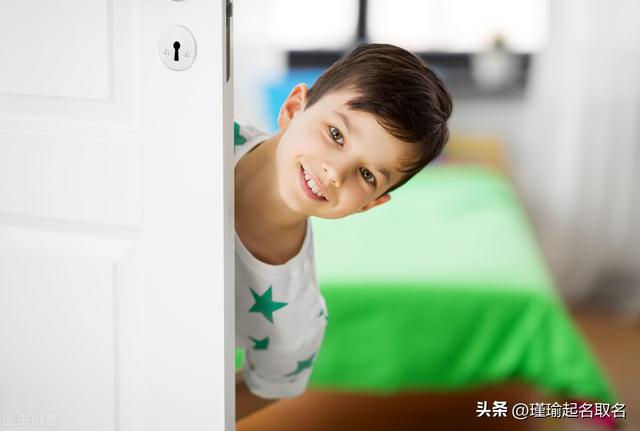 和愷字意思搭配的名字？起名字用愷還是凱！