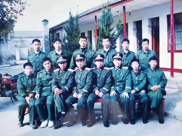 愷和凱哪個(gè)字含義好愷配什么字取名寓意吉利？凱和愷哪個(gè)字含義更好！