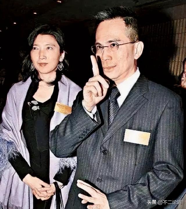 沒周凱旋強(qiáng)梁洛施漂亮，李家唯一女主人王儷橋，到底是個啥樣的人